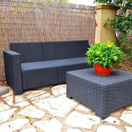 Studio Au Calme Tout Confort Proche Des Plages - Jardin Wifi Parking Fréjus Exterior photo