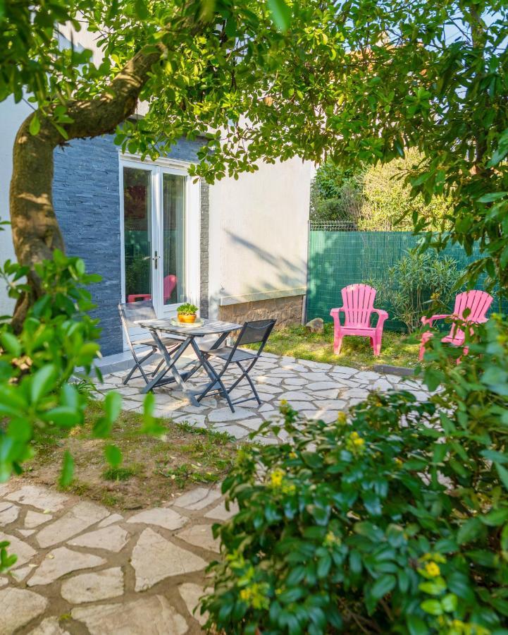 Studio Au Calme Tout Confort Proche Des Plages - Jardin Wifi Parking Fréjus Exterior photo